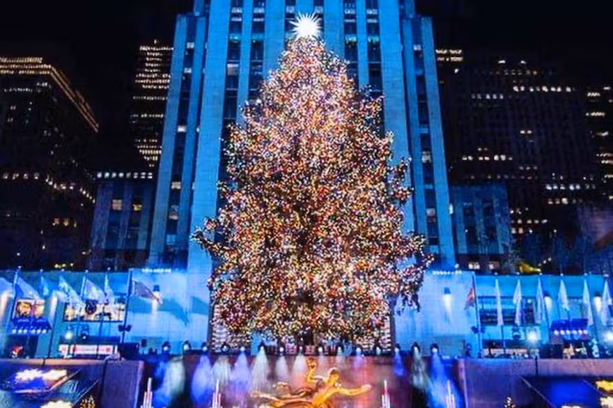 ¿Planeas Navidad en Nueva York 2025? 🎄 Descubre la ruta perfecta del Alto Manhattan a Brooklyn. Desde el árbol del Rockefeller Center hasta el increíble show de luces en Dyker Heights. Guía de locales con consejos de transporte, horarios y los secretos que nadie te cuenta para evitar multitudes. | Tour De Nueva York